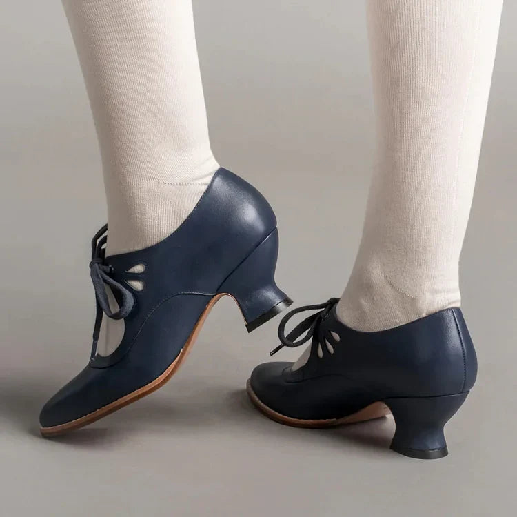 Chaussures en cuir orthopédique avec des talons hauts