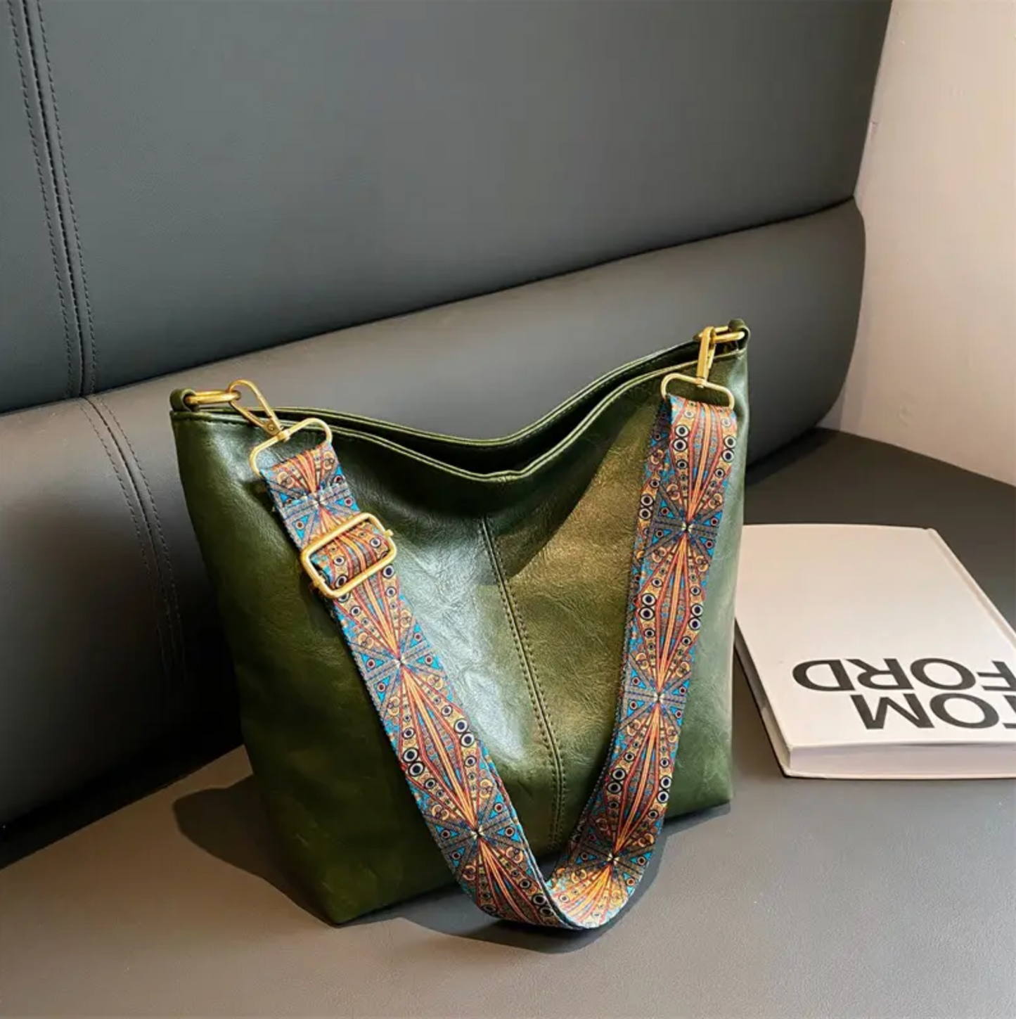 Sac à bandoulière en cuir en faux