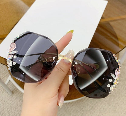 Lunettes de soleil glamour en diamant