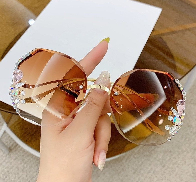 Lunettes de soleil glamour en diamant