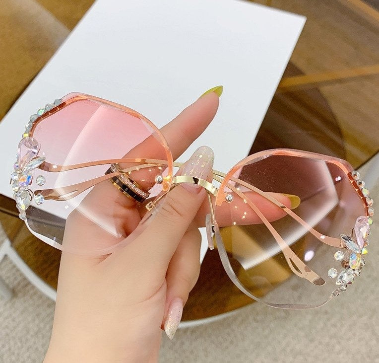 Lunettes de soleil glamour en diamant